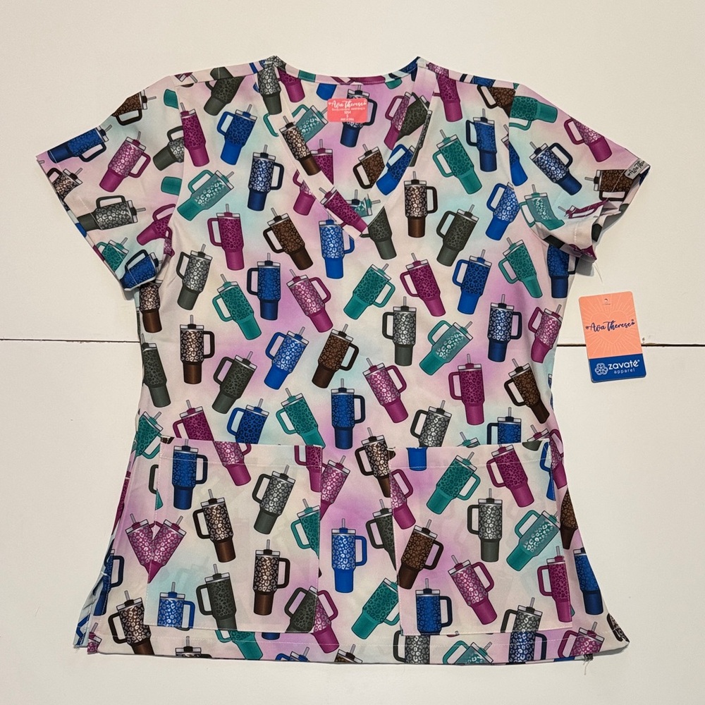 Cup scrub top NWT size Small